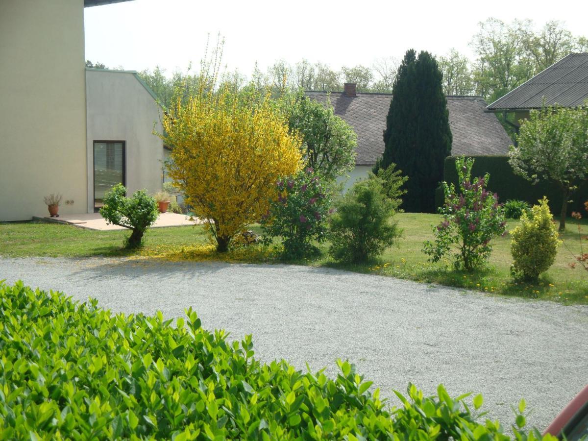 Haus Camelia Bed & Breakfast Bad Tatzmannsdorf Exterior photo